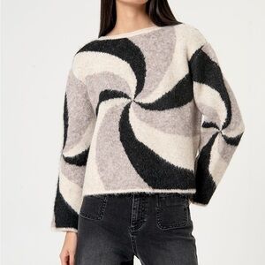 Chic Wool Swirl Pattern Women's Sweater